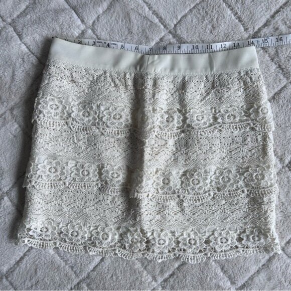 Francesca's Collection | "Crystal Pier" Tiered Crochet Lace Skirt | Size Medium - Picture 9 of 10